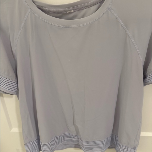 Lululemon Light Purple Short Sleeve Athletic Top Medium Striped Hem - Picture 2 of 5